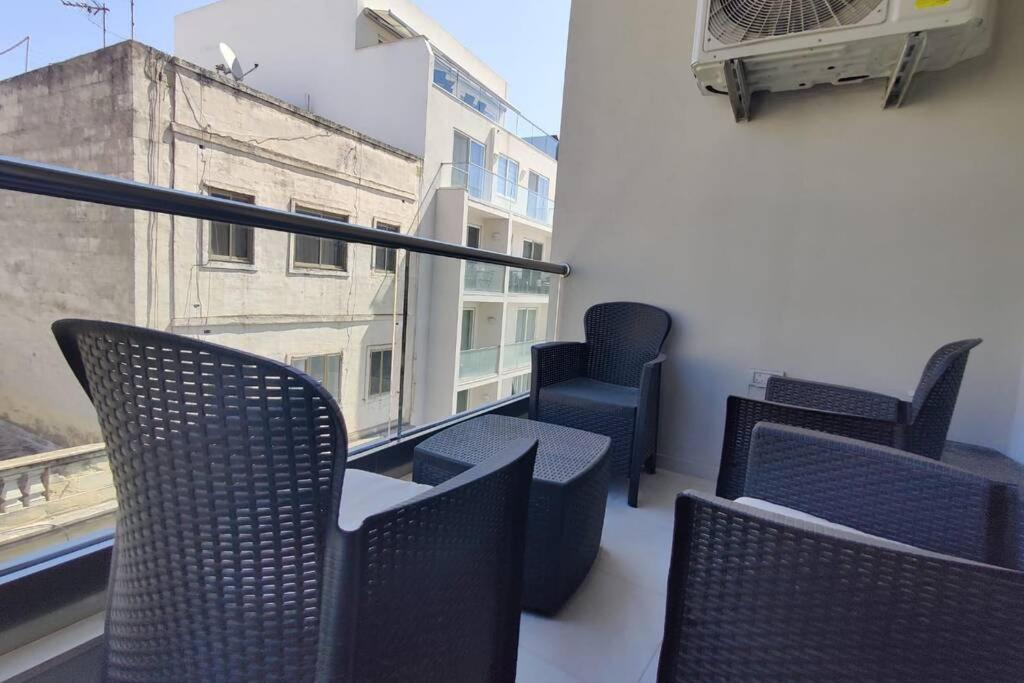 Brand New 3 Bedroom Apartment Close To The Sea Gzira Zewnętrze zdjęcie