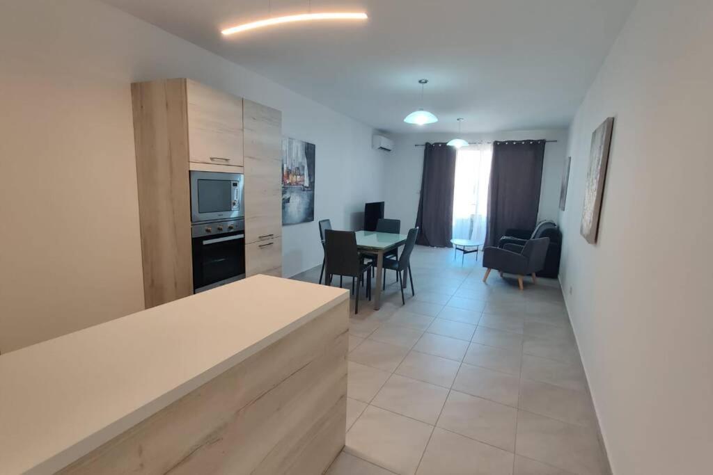 Brand New 3 Bedroom Apartment Close To The Sea Gzira Zewnętrze zdjęcie